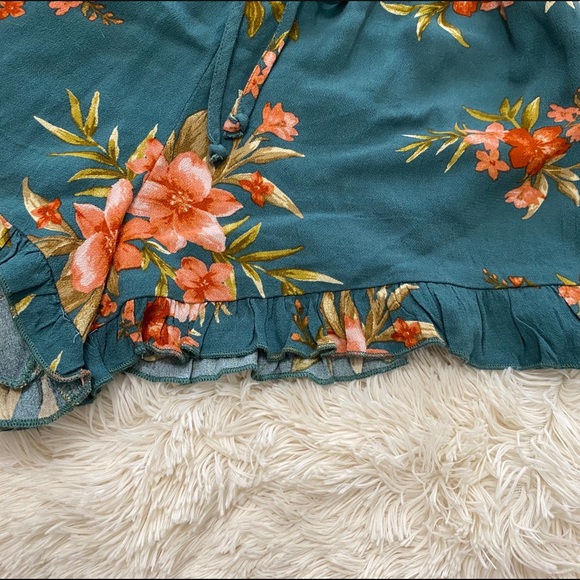 NWOT‼️ American Eagle Flower Shorts - Picture 3 of 6